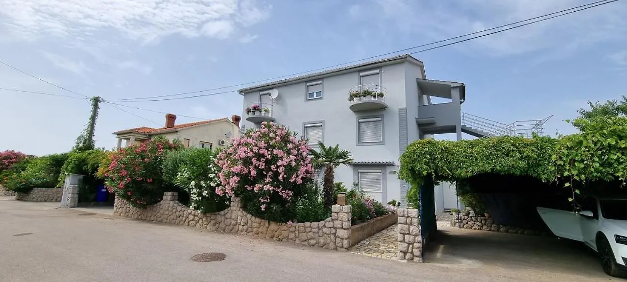 Bella Nina Apartments Сило