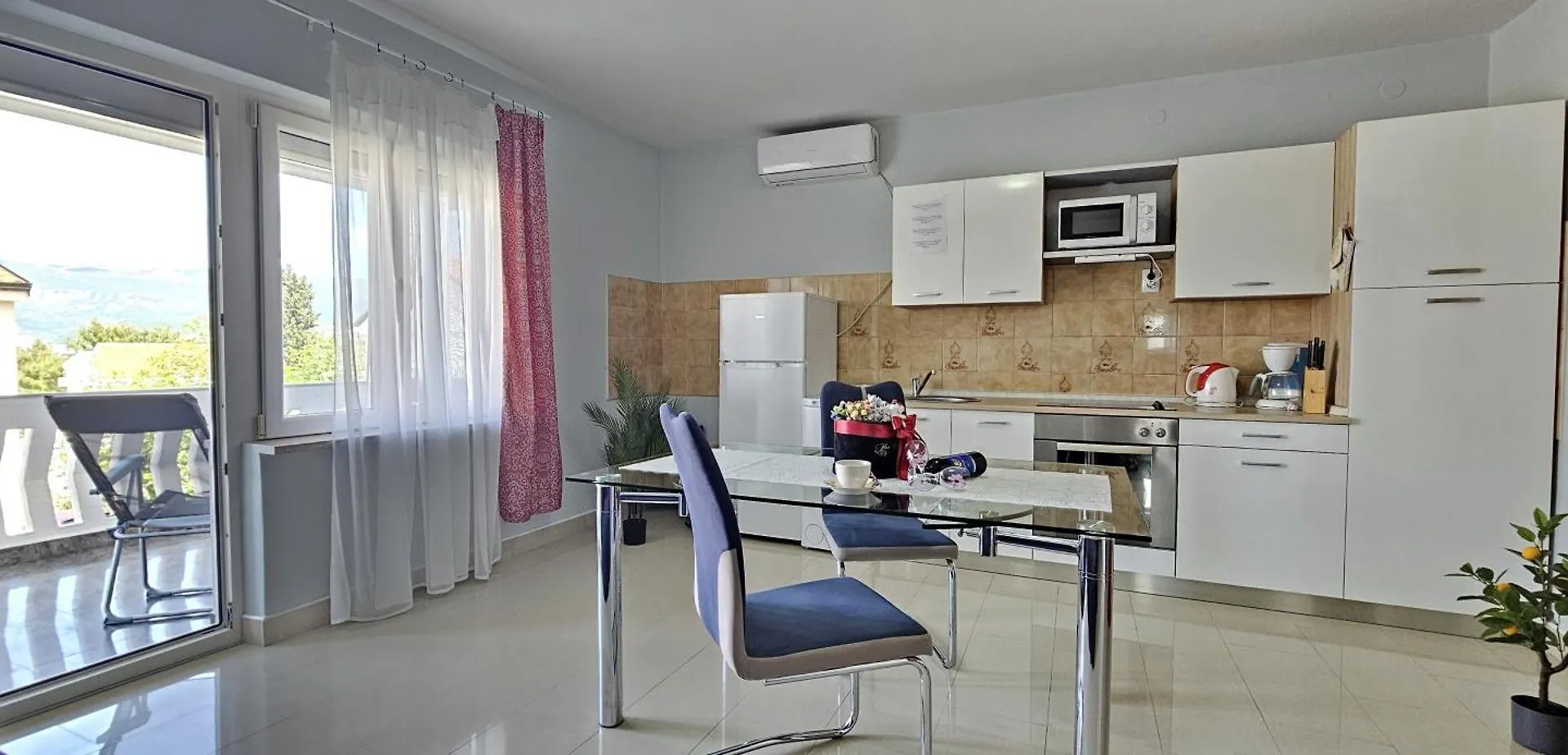 Bella Nina Apartments Сило